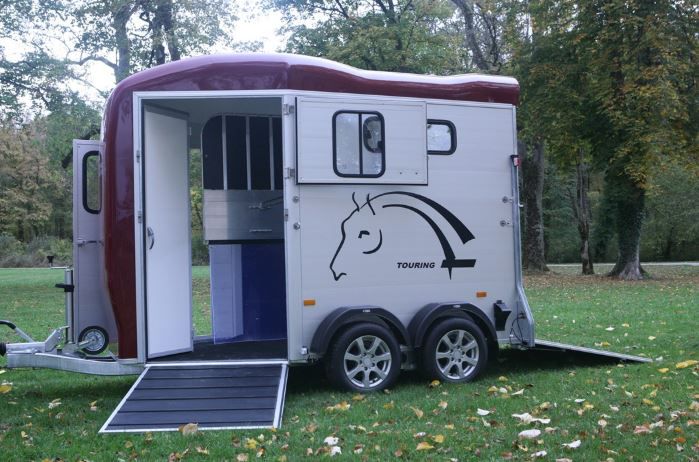 touring country cheval liberte