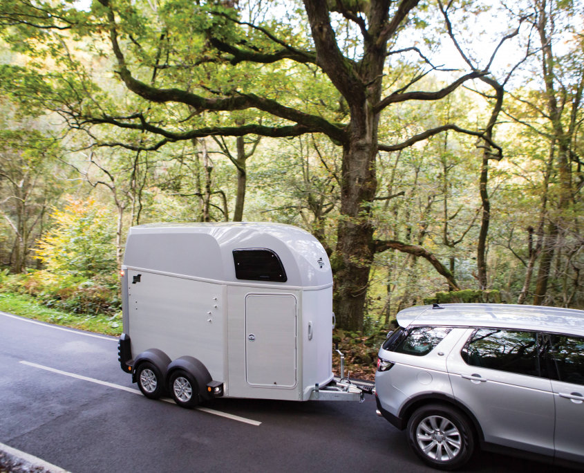 Horsebox_HBE_Silver_alloy wheels_tree lined road