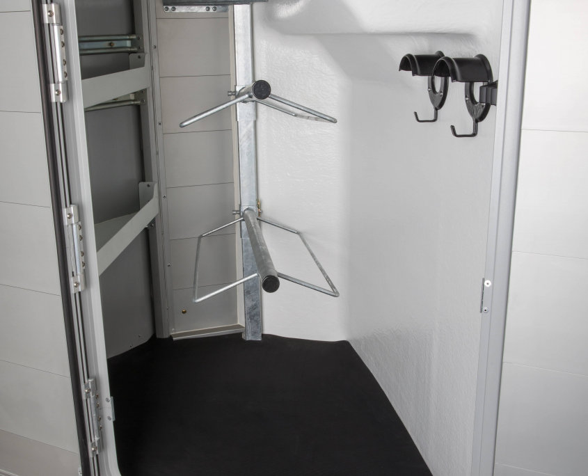 Horsebox_HBE_Tack Locker_Studio